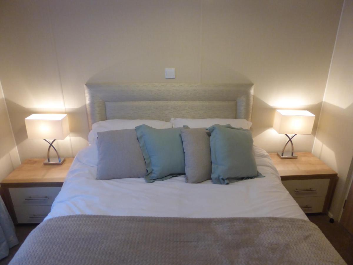 Fable Lodge Tattershall Lakes - Luxury Lakeside Lodge With Hot Tub Exterior foto